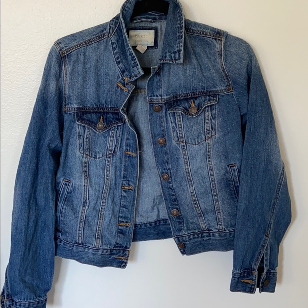 FOREVER 21 DENIM JACKET 😍